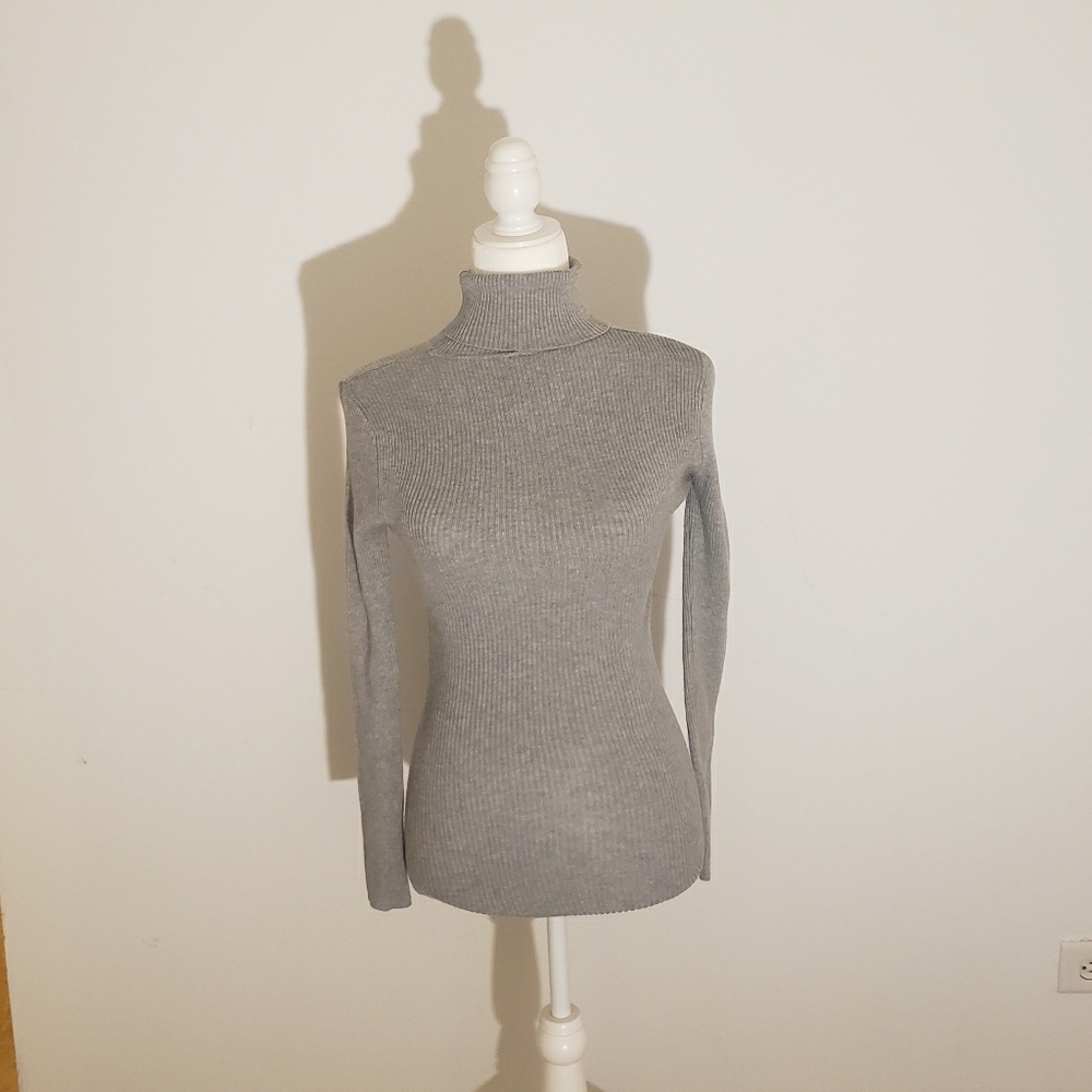 Gray turtleneck,polyester,rayon,small,its our time